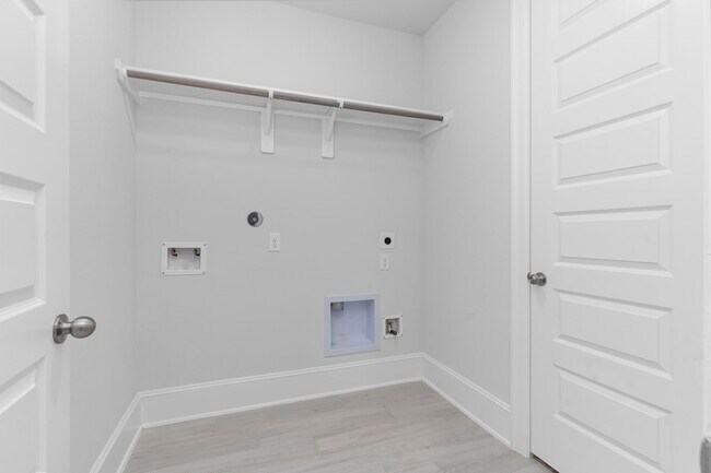 Building Photo - 7019 Winterberry Gln Ln