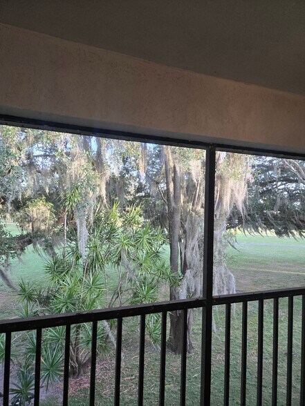 Building Photo - 2135 Golfside Village Dr