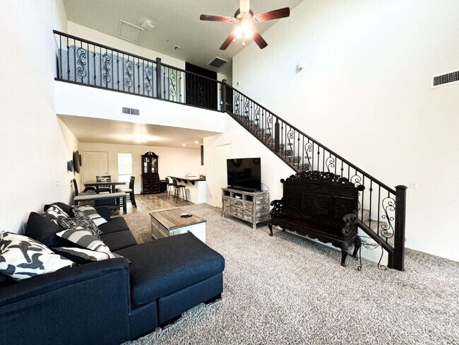 Building Photo - "Spacious 4-Bed, 3-Bath Condo in Desert Sky!"