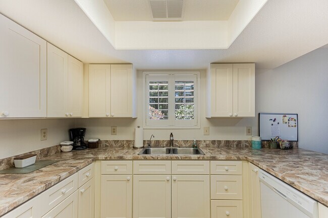 Building Photo - 3165 Silver Arrow Dr