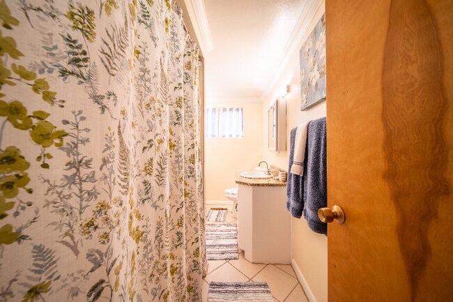 Building Photo - 1793 S 2600 E