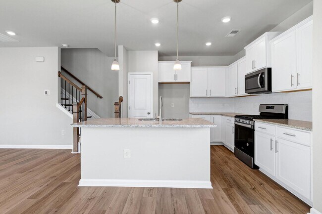 Building Photo - 580 Glen Clova Dr