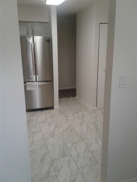 Kitchen - 1000 Spring Gate Rd