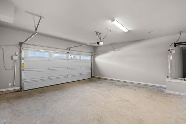 Building Photo - New Stunning Townhouse for Rent!