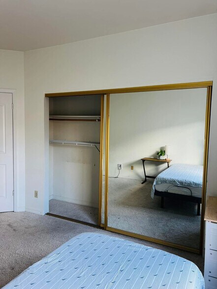 Wardrobe - 4135 Stanley Blvd