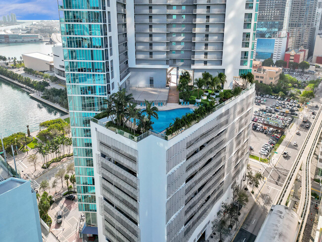 Primary Photo - 888 Biscayne Blvd