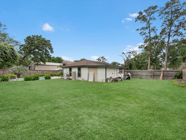 Building Photo - 12701 Manorwood Ln