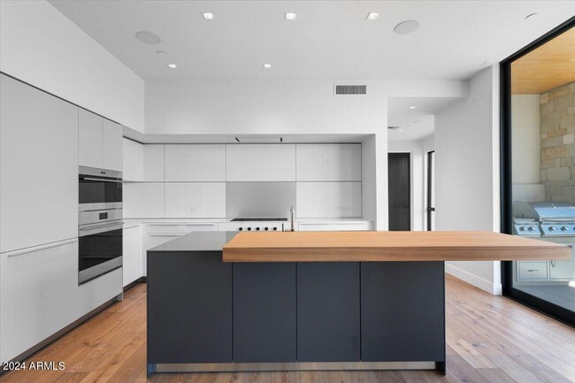 Building Photo - 6311 E Phoenician Blvd