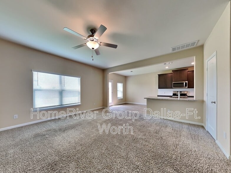 Building Photo - 2013 Dahlia Way