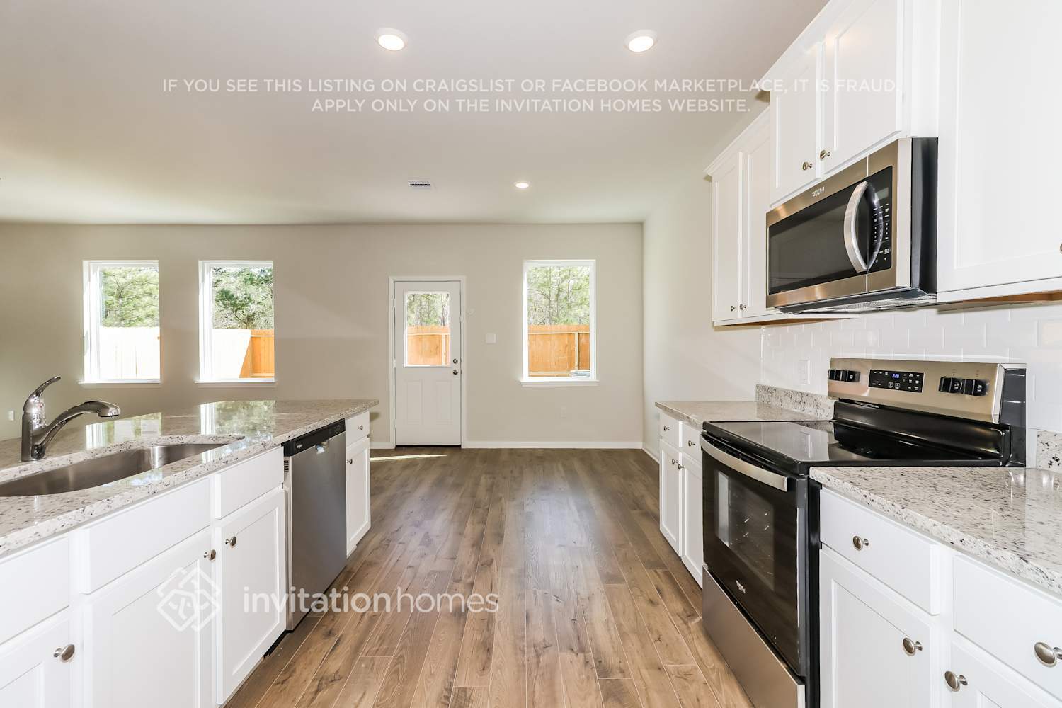 Building Photo - 8206 Sunberry Shadow Dr