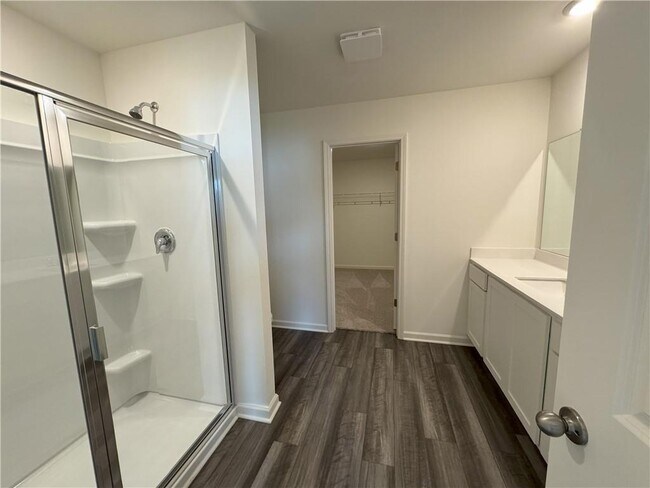 Building Photo - 533 Corinth Dr