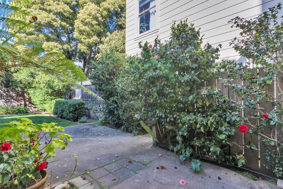 Building Photo - 1242 Francisco St