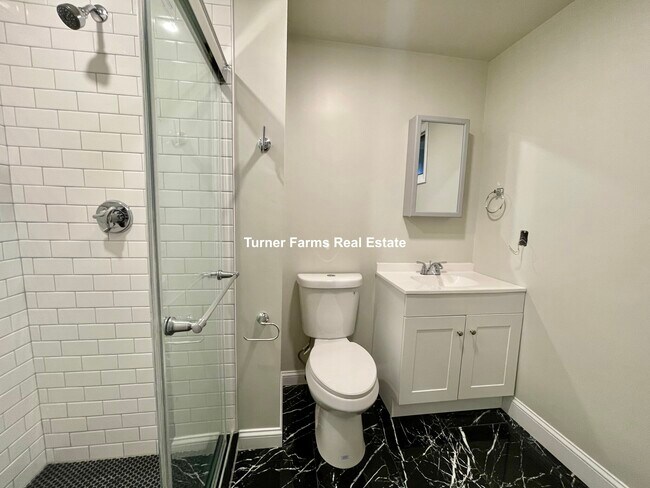 Building Photo - 43 Martin St