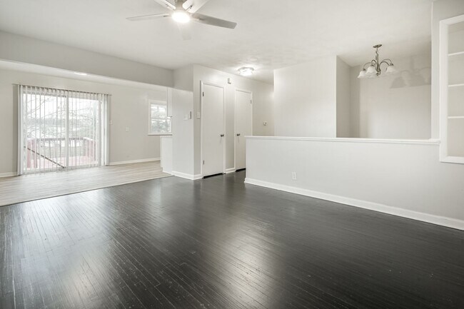 Building Photo - Check out this beautiful and spacious home.  Located in Irvington with access to Warren Twp schools.