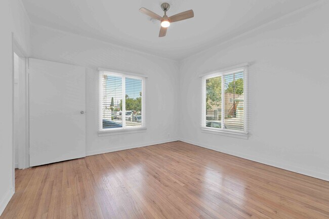 Building Photo - 2452 W 18th St