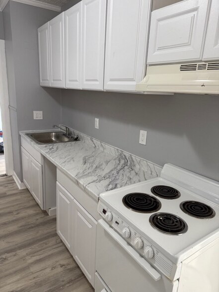 Building Photo - 51 Pleasant St