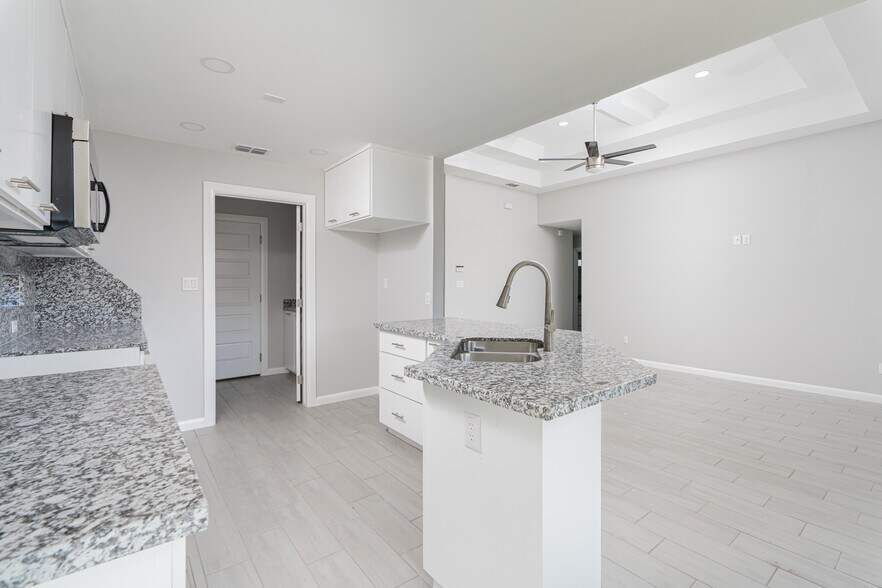 Building Photo - 2004 Ginger Ave