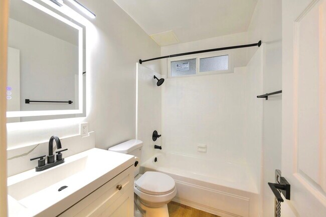 Building Photo - 6828 Fulton Ave