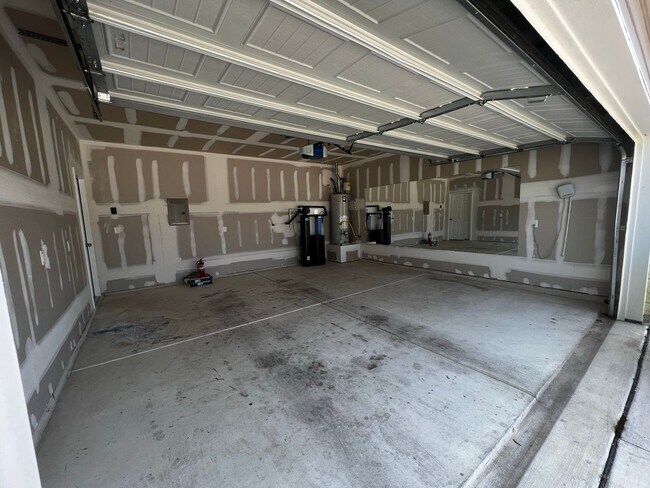 Building Photo - Elegant home in Davis Ranch- 4 Bedroom/ 3 Bathroom