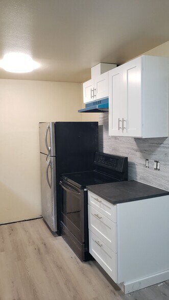 Building Photo - 3022 NE 137th St