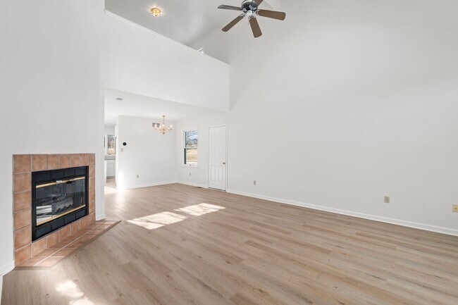 Building Photo - Beautifully Renovated Townhome in The Ridings at Brookside – Macungie