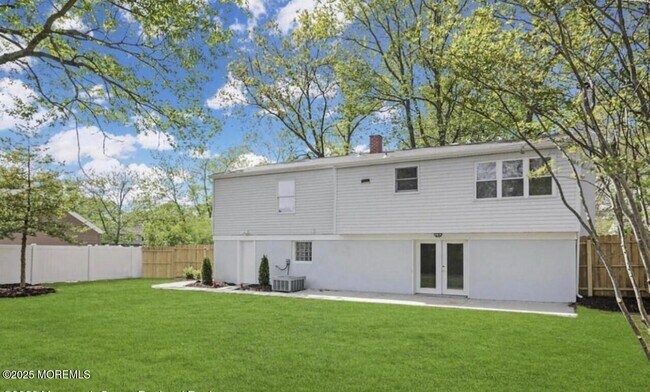 Building Photo - 1015 Zircon Dr