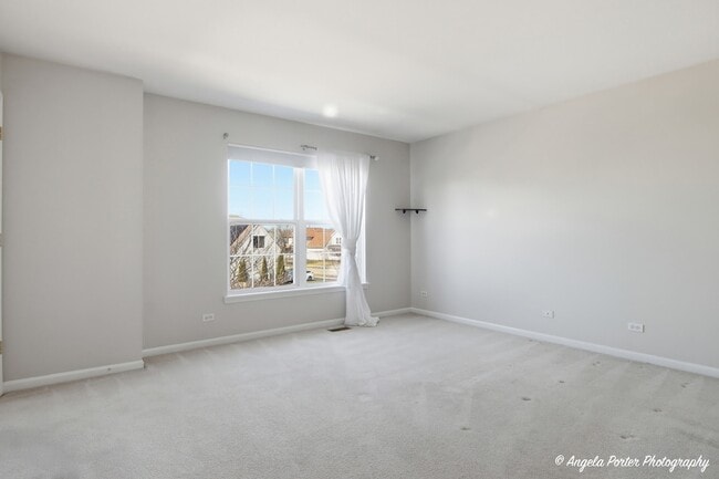 Building Photo - 749 S Parkside Dr