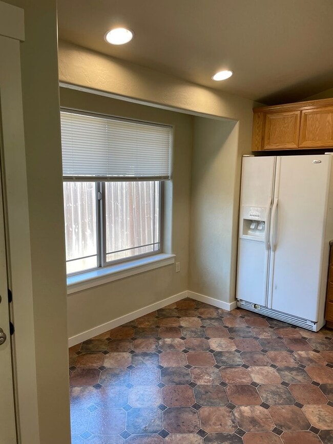 Building Photo - Cozy 1 Bed 1 Bathroom-Located in Friendly ...