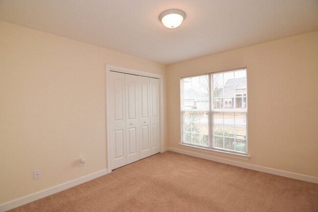 Building Photo - 659 Ventana Dr