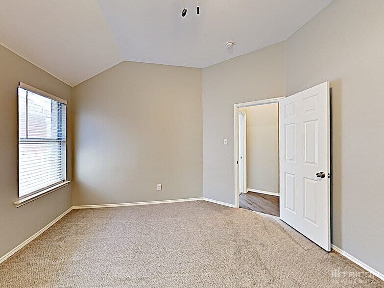 Building Photo - 2109 Pecan Creek Dr