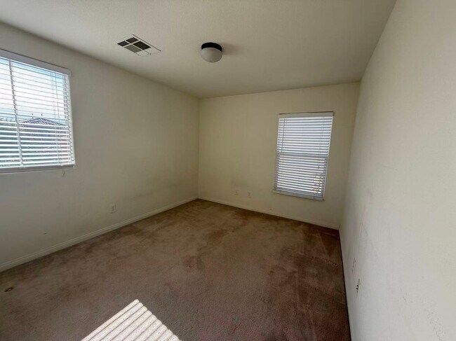 Building Photo - GORGEOUS 2-STORY HOME IN THE VISTAS