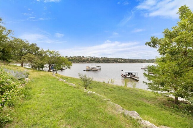 Building Photo - 1201 Lakeshore Dr