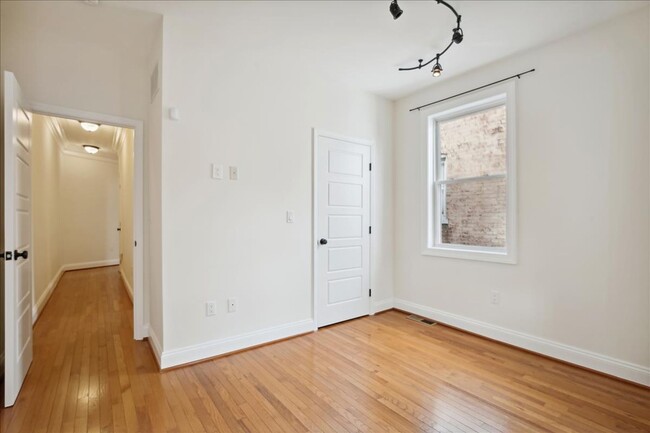 Building Photo - Pet Friendly Luxury DC TH - 3 bed +  3.5 B...