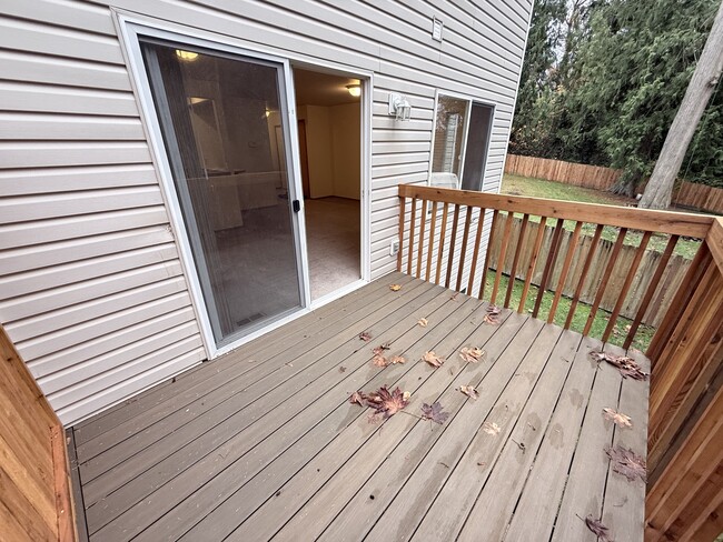 Building Photo - 502 91st Ave SE