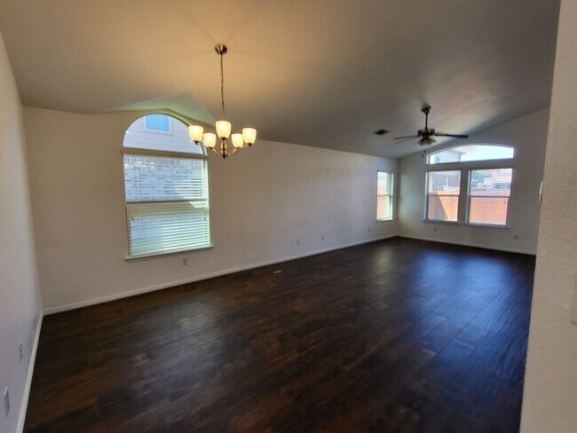 Building Photo - 6709 Mustang Creek Rd