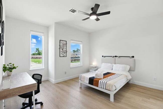 Building Photo - 3902 McKinley St