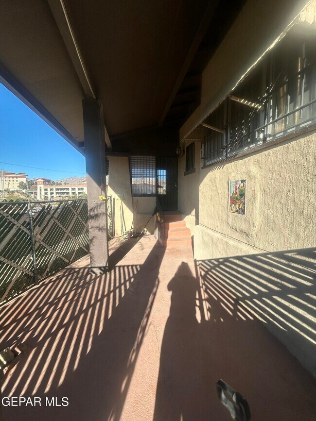 Building Photo - 1546 Upson Dr