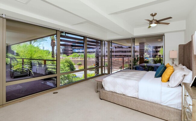 Building Photo - 7161 E Rancho Vista Dr
