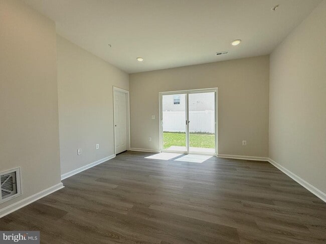Building Photo - 45714 N Maxine Wy