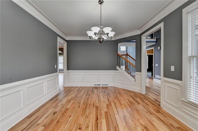 Building Photo - 1515 Boomer Cir