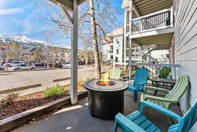 Building Photo - 412 S. Main, unit 113