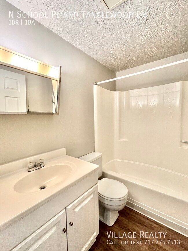 Building Photo - Few steps! Available NOW! Roomy 1-Bed with...