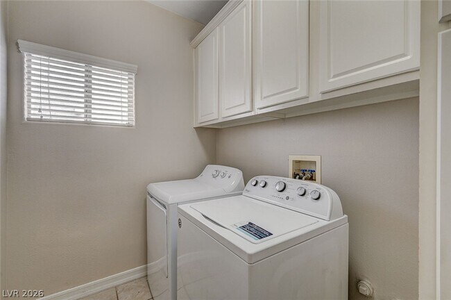 Building Photo - 6586 W Diablo Dr