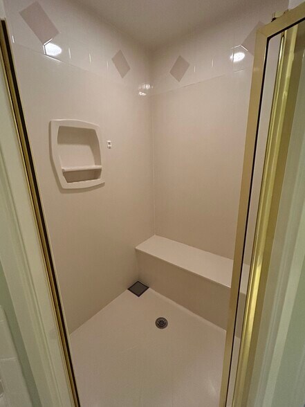 Building Photo - 68 Westwood Cir SW