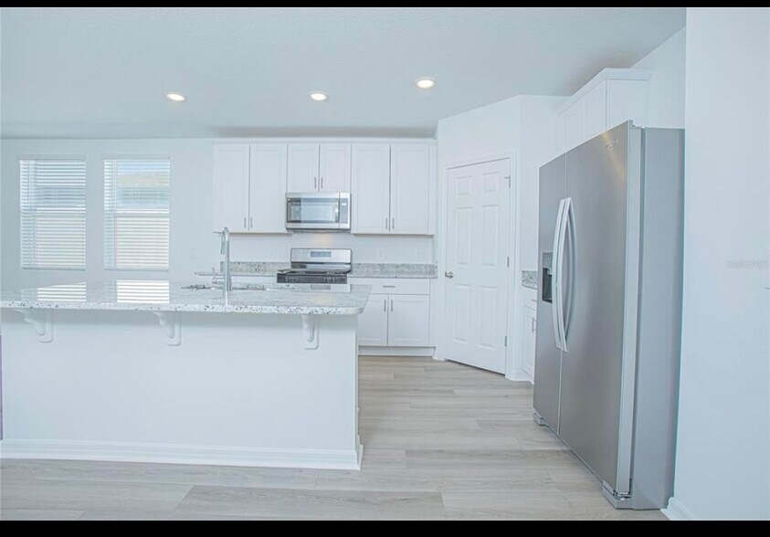 Building Photo - 2955 Sunstar Dr