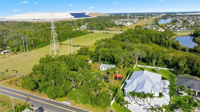 Building Photo - 8010 Riverview Dr