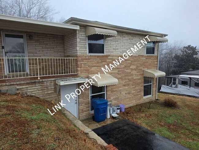 Building Photo - 3731 Knollwood Dr