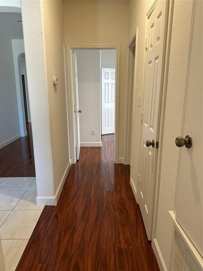 Building Photo - 14209 Naruna Way