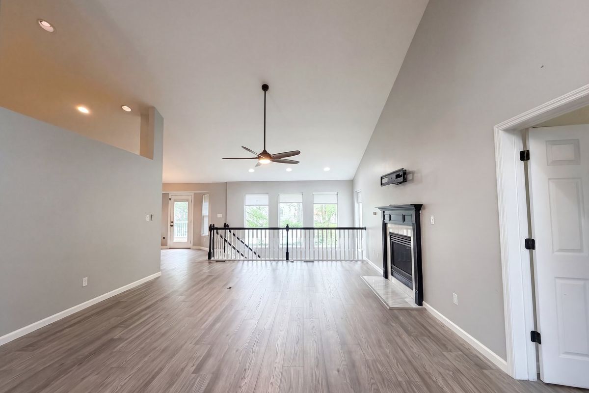 Building Photo - 16802 Enderbush Ln