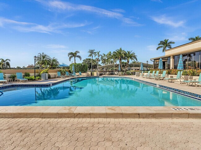 Building Photo - 5087 Oakhill Ln